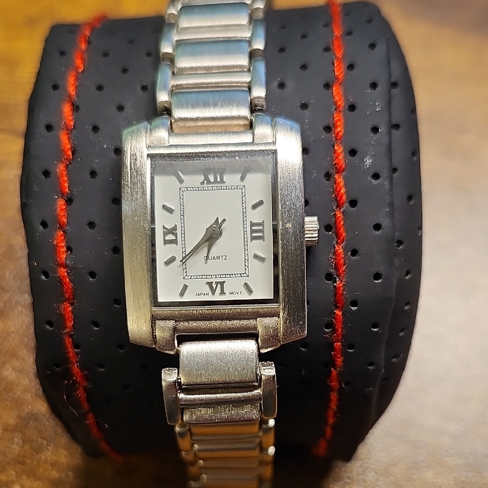 Silver Women's Quartz Watch